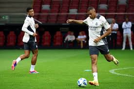 被迫流浪于 被迫流浪于